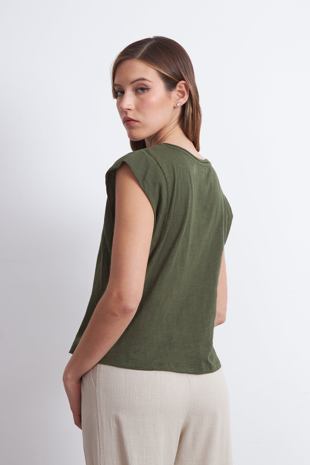 Polera Manga Caída Detalle Calado Oliva
