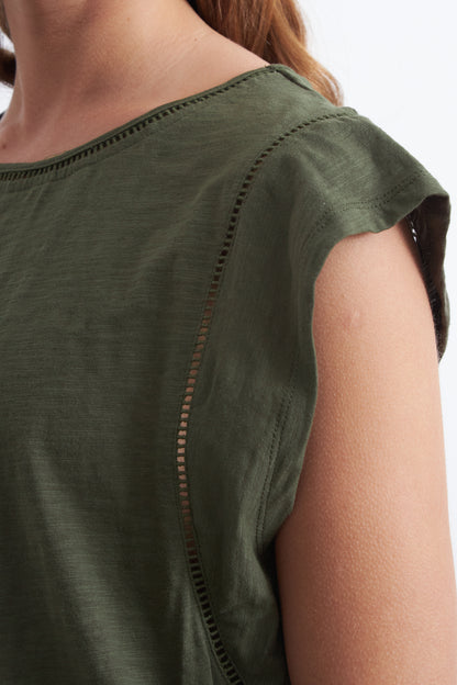 Polera Manga Caída Detalle Calado Oliva