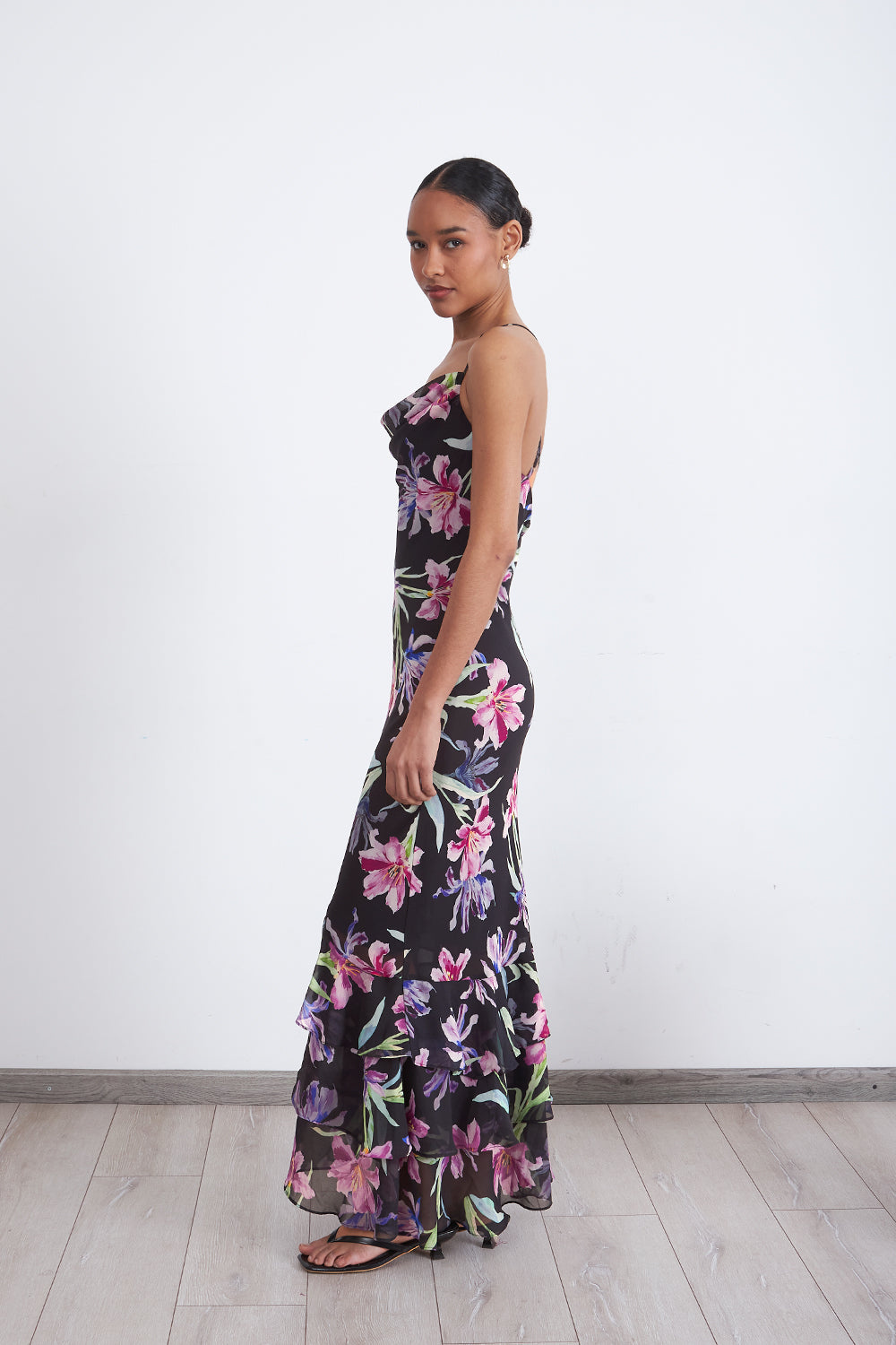 Vestido Floral Escote Drapeado Negro