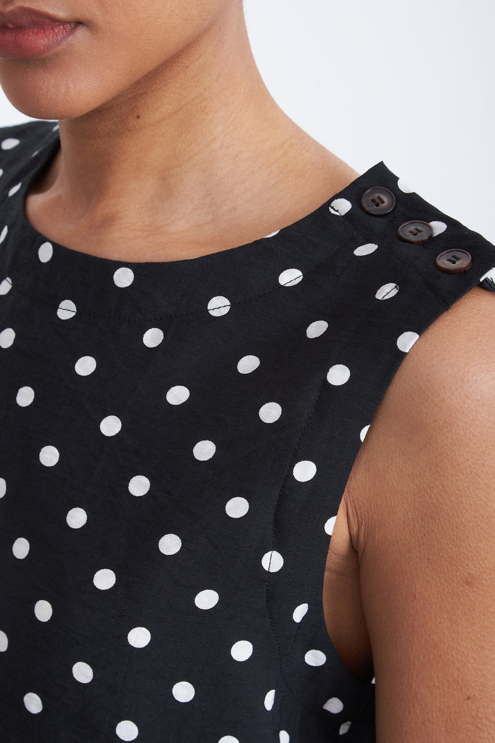 Top / Blusa Lunares con botones Negro