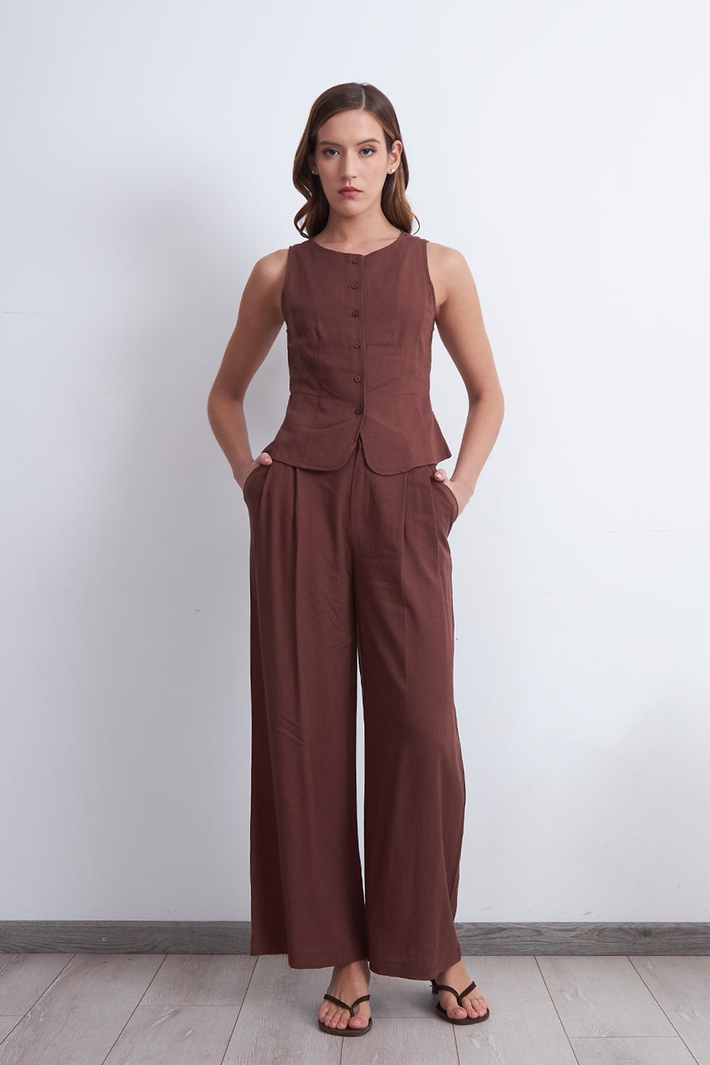 Gilet Cuello Redondo Tipo Lino Café