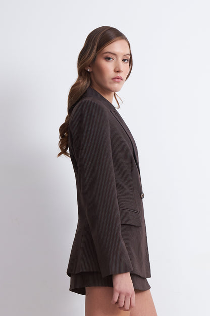 Blazer Cruzado Rayas Diplomáticas Café