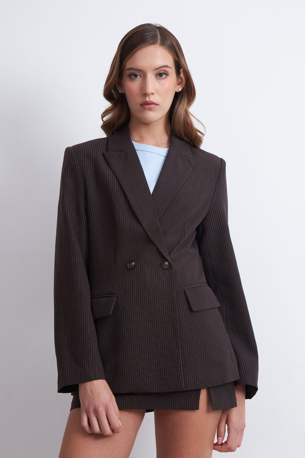 Blazer Cruzado Rayas Diplomáticas Café