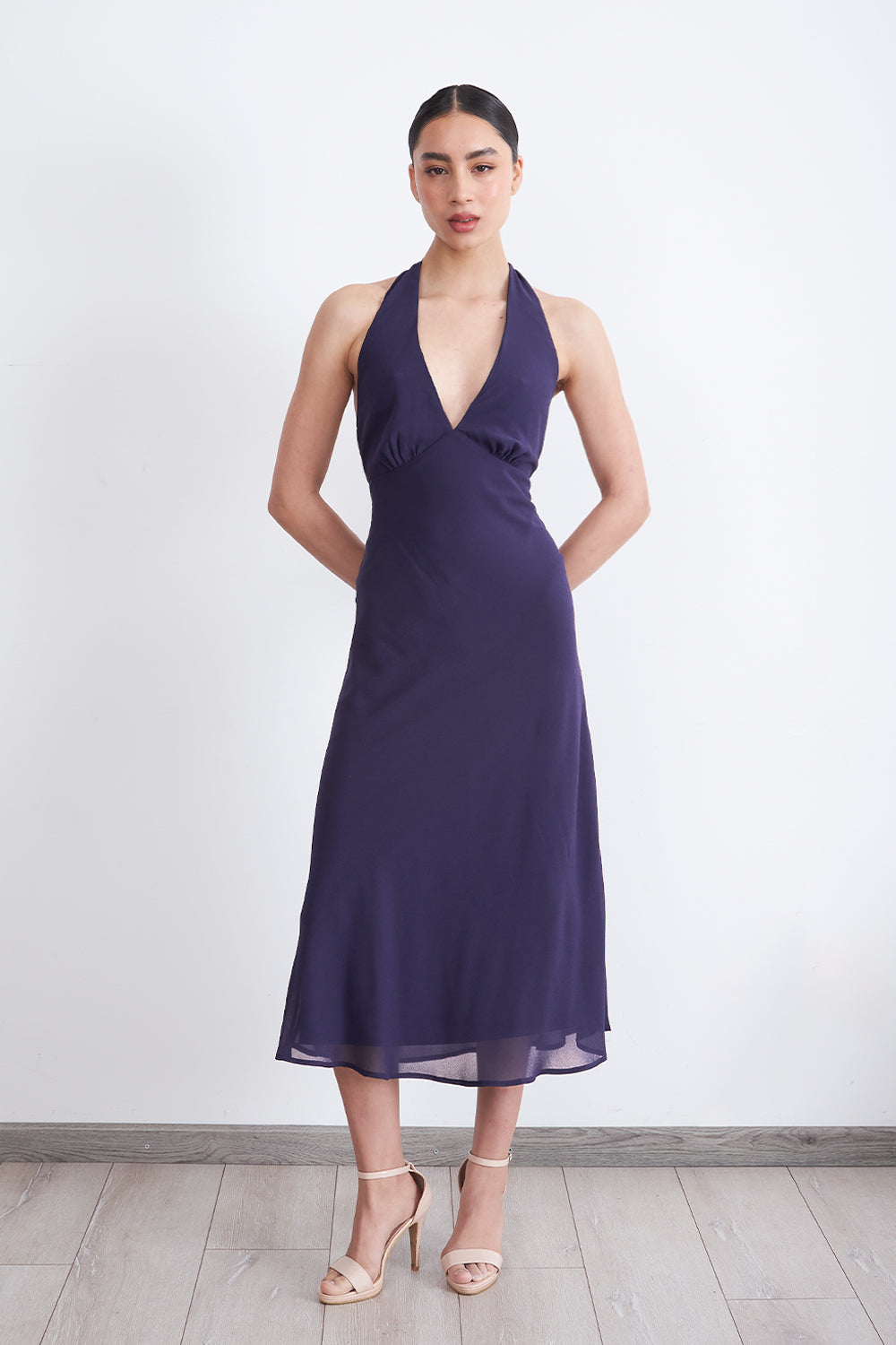 Vestido Cuello Halter con Amarra Azul Marino