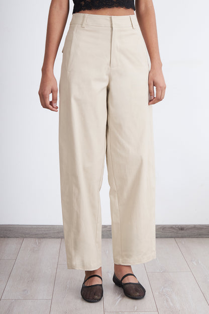 Pantalón Corte Barrel Beige