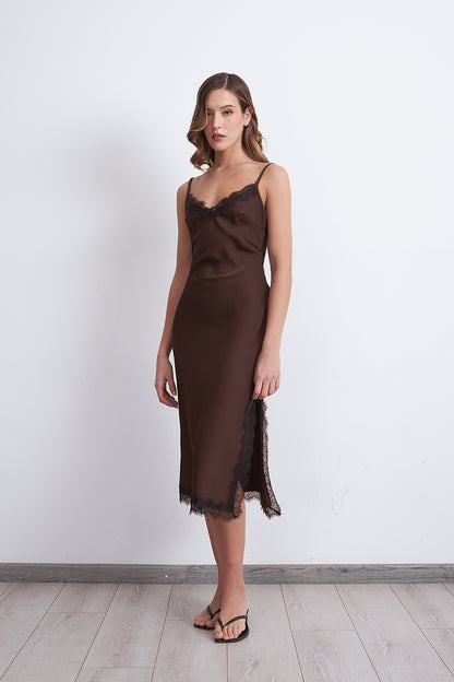 Vestido Lencero Satinado con Encaje Café
