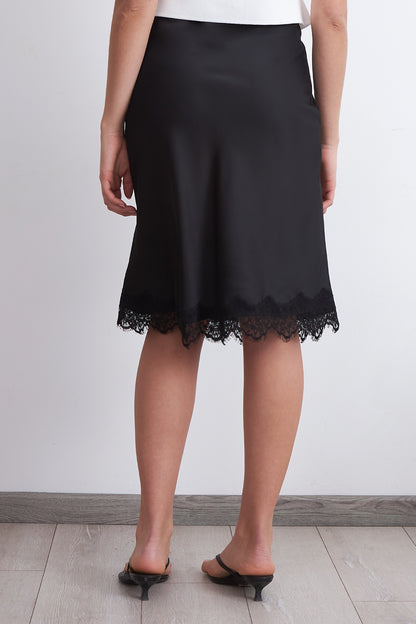 Falda Midi Tipo Satín y Encaje Negro