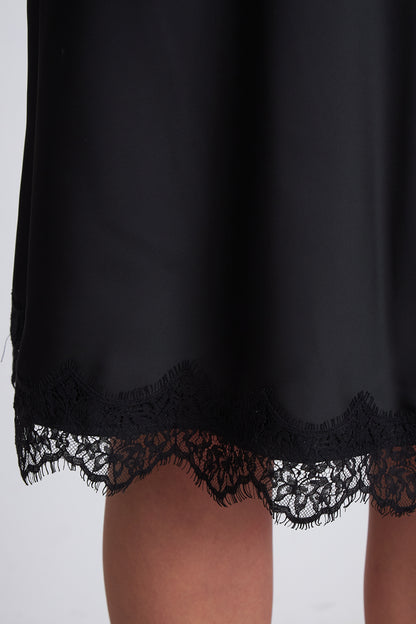 Falda Midi Tipo Satín y Encaje Negro