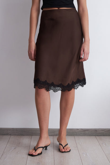 Falda Midi Tipo Satín y Encaje Café