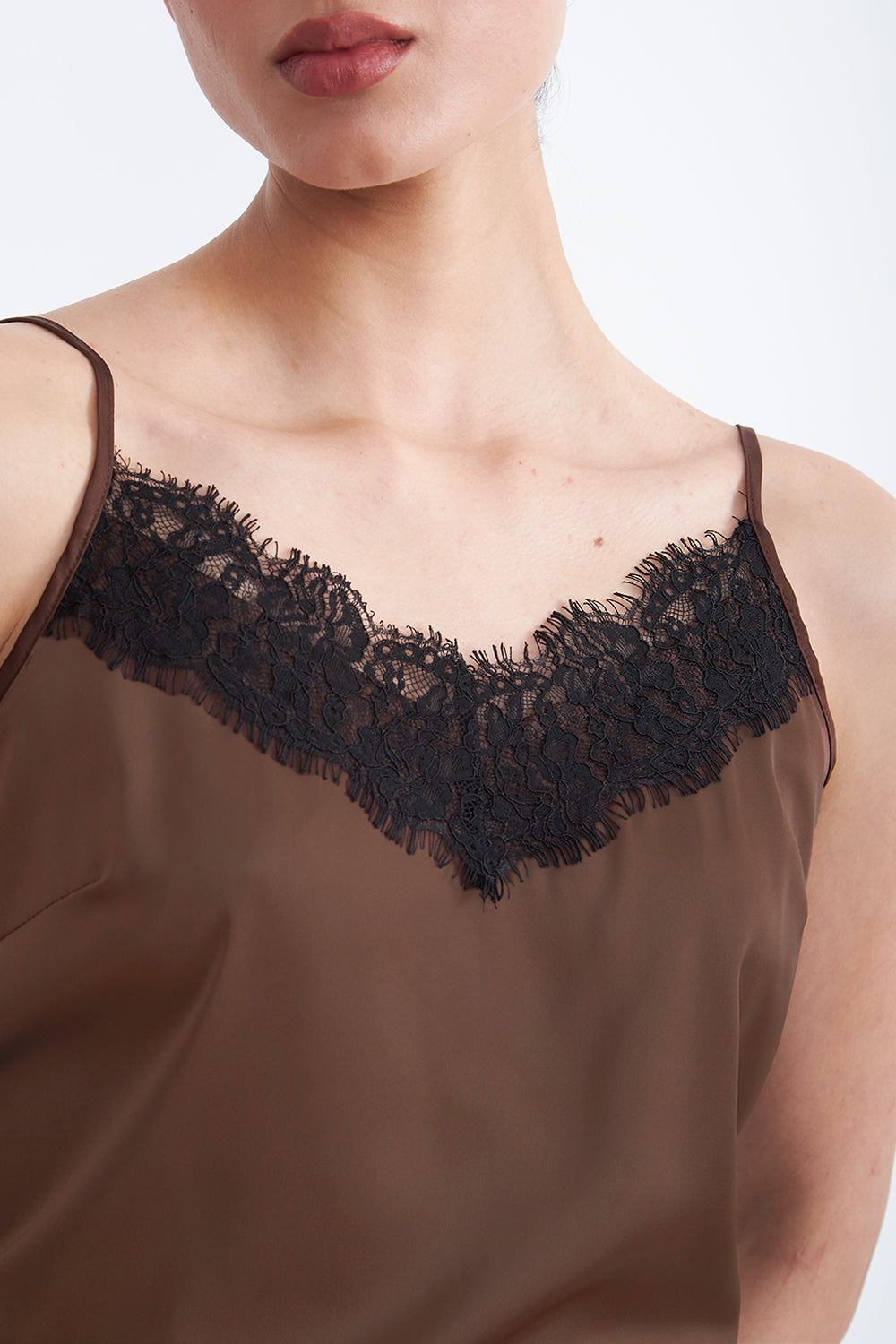 Blusa Lencera Tipo Satin Café