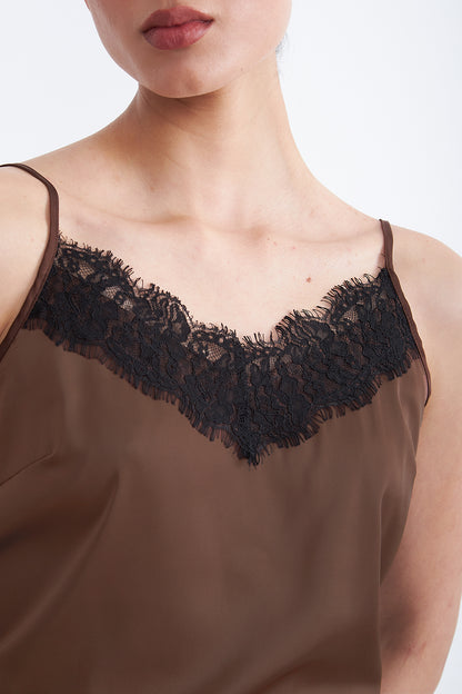 Blusa Lencera Tipo Satin Café