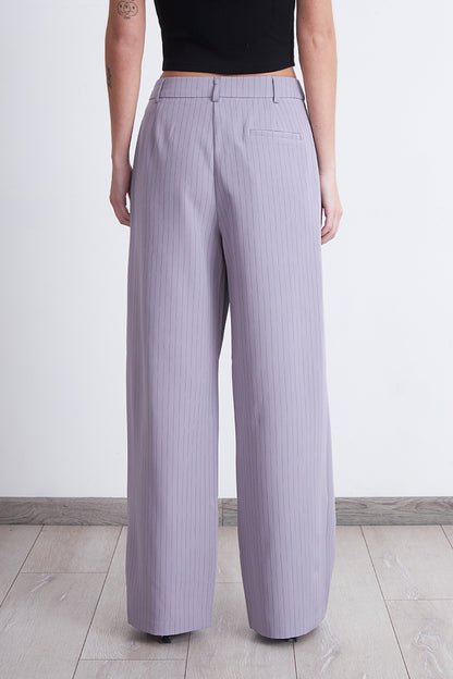 Pantalón Recto Raya Diplomática Gris