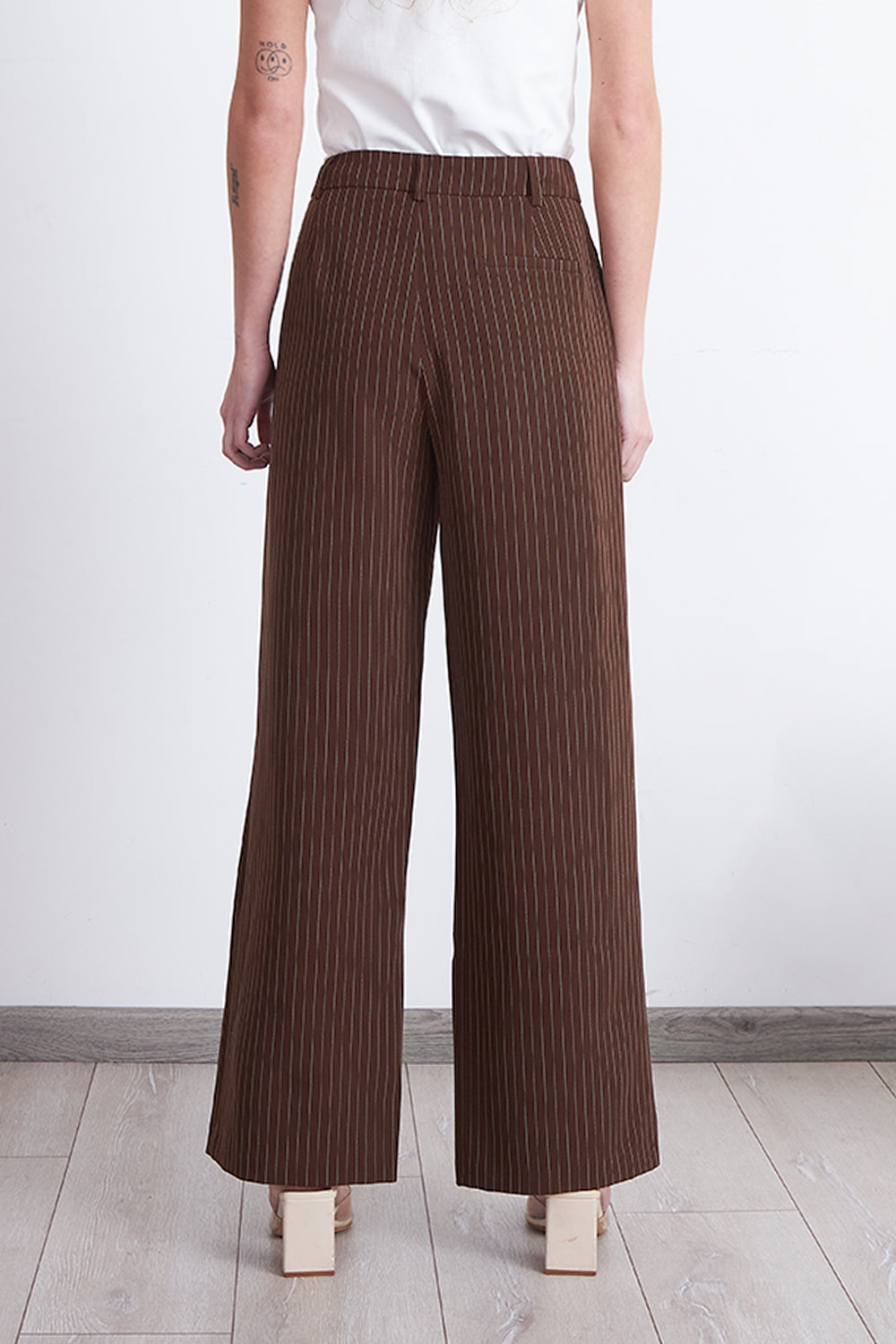 Pantalón Recto Raya Diplomática Café