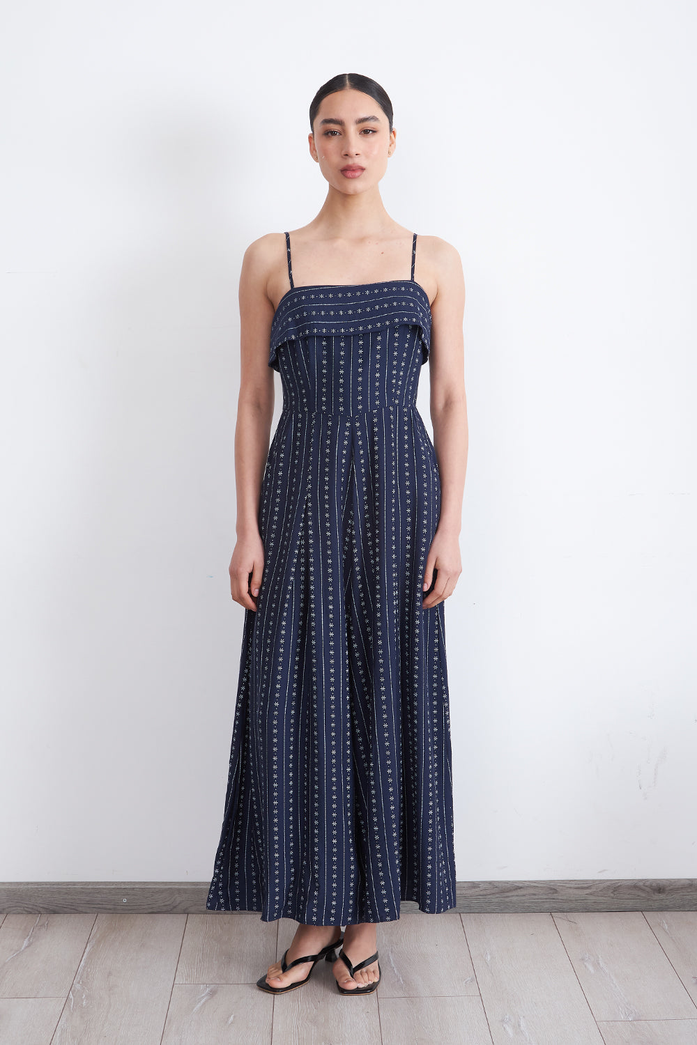 Enterito de Tela con Patrón Floral Azul Marino