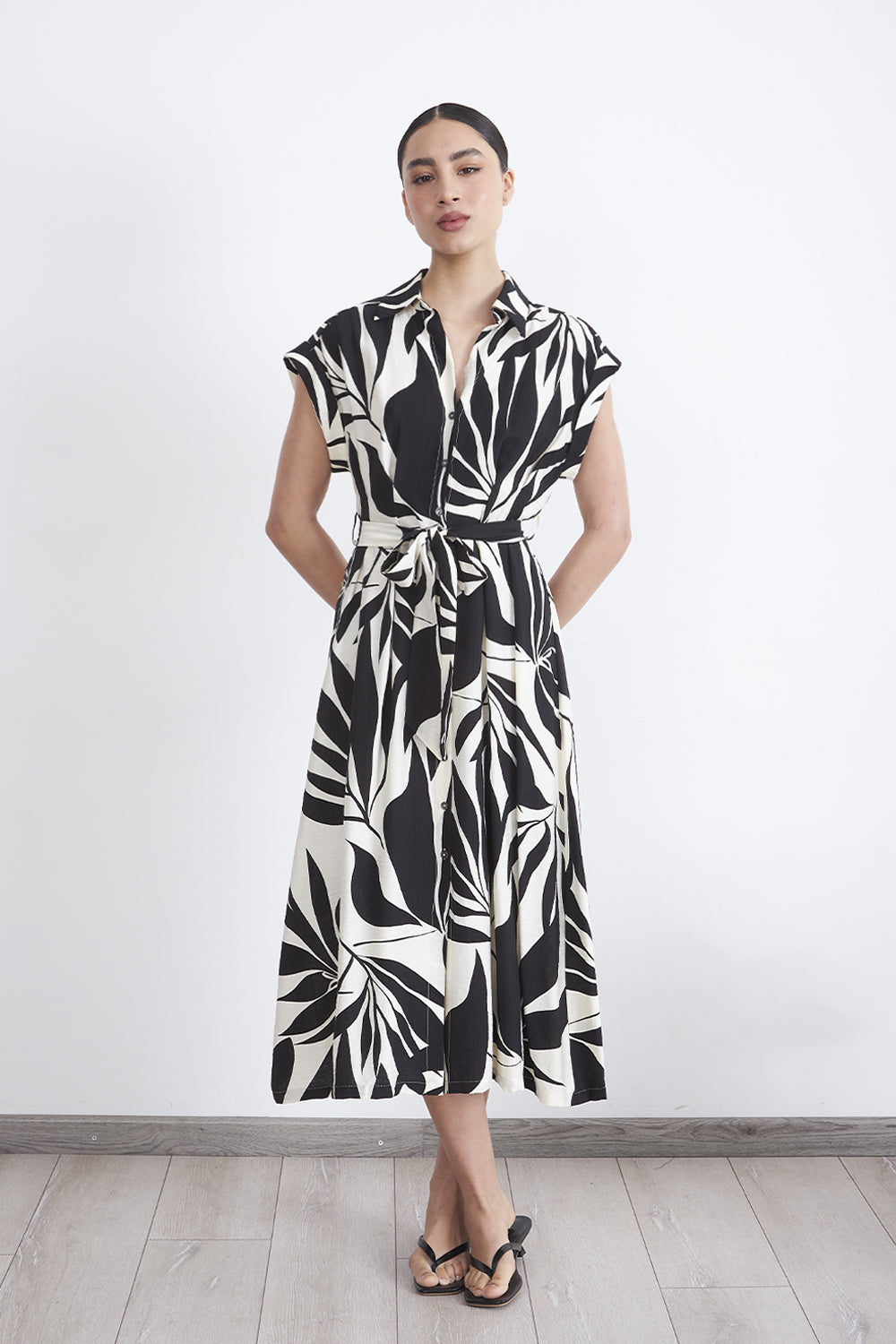 Vestido Cuello Camisero Cinturón Negro
