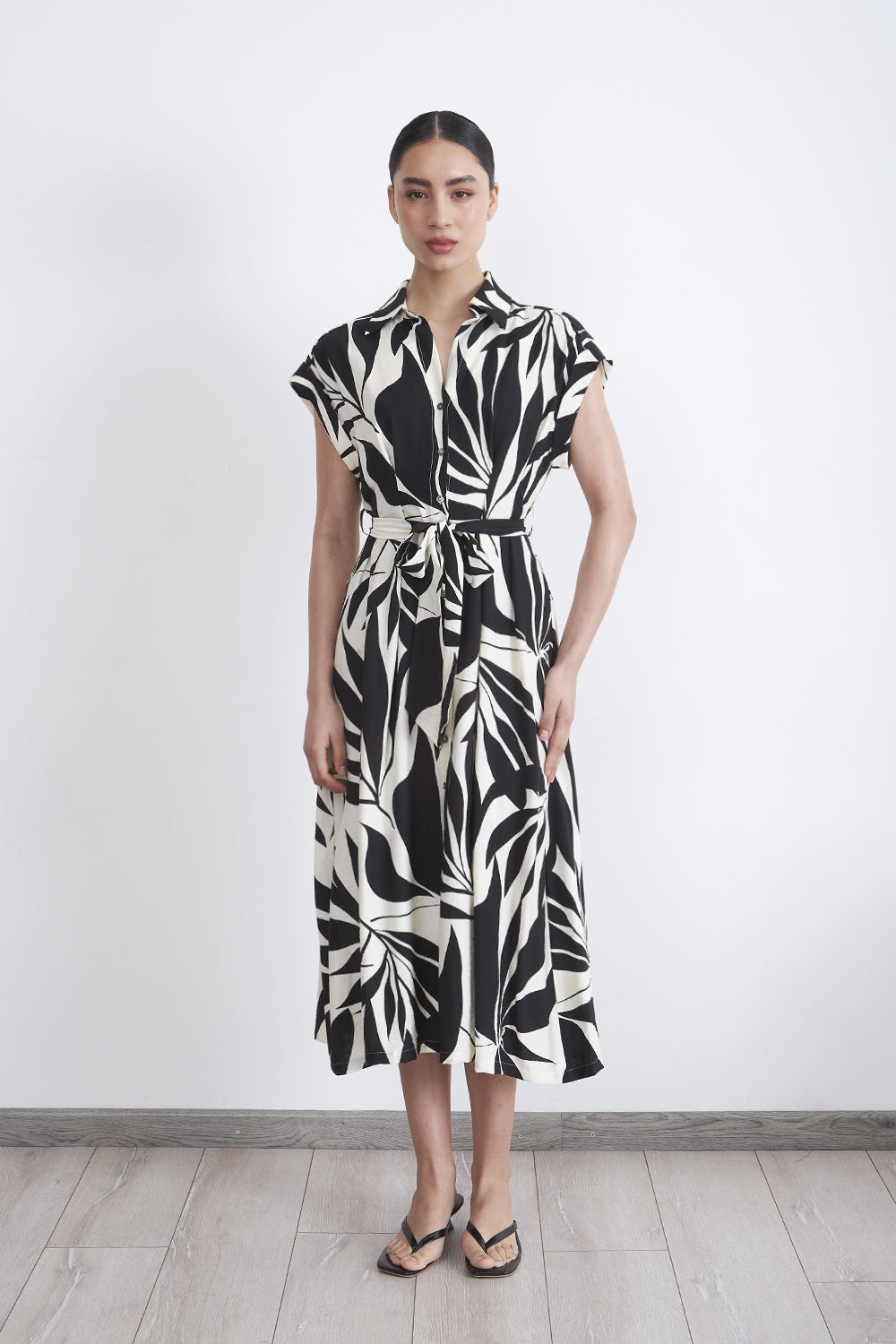 Vestido Cuello Camisero Cinturón Negro