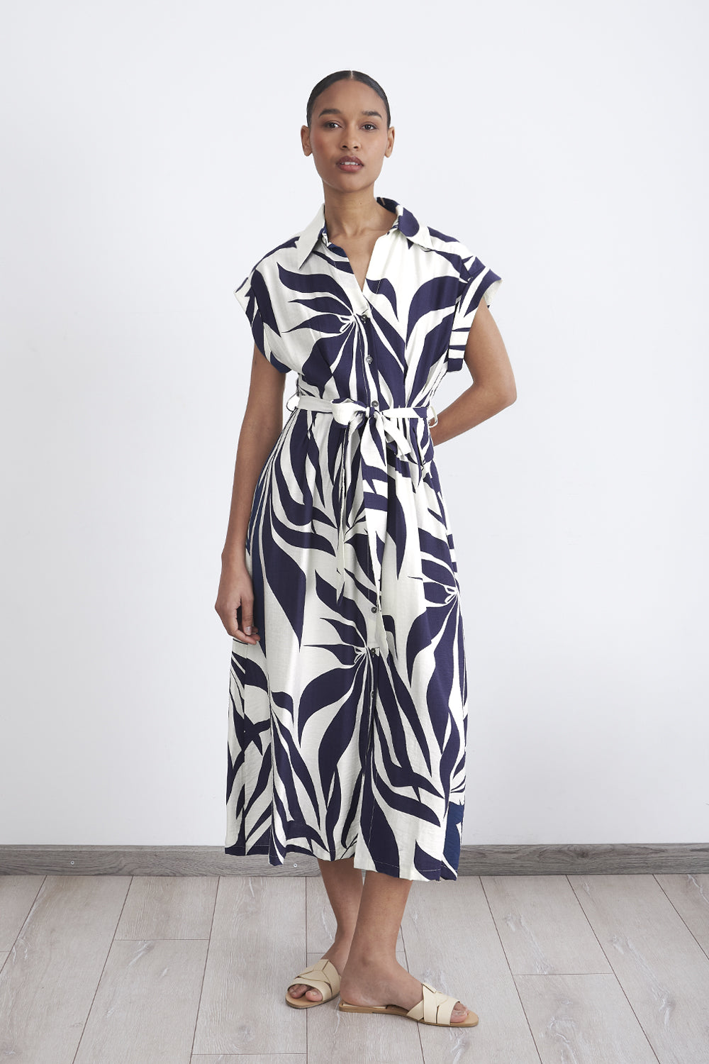 Vestido Cuello Camisero Cinturón Azul Marino