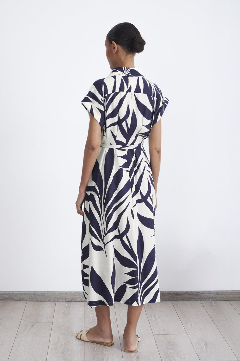 Vestido Cuello Camisero Cinturón Azul Marino