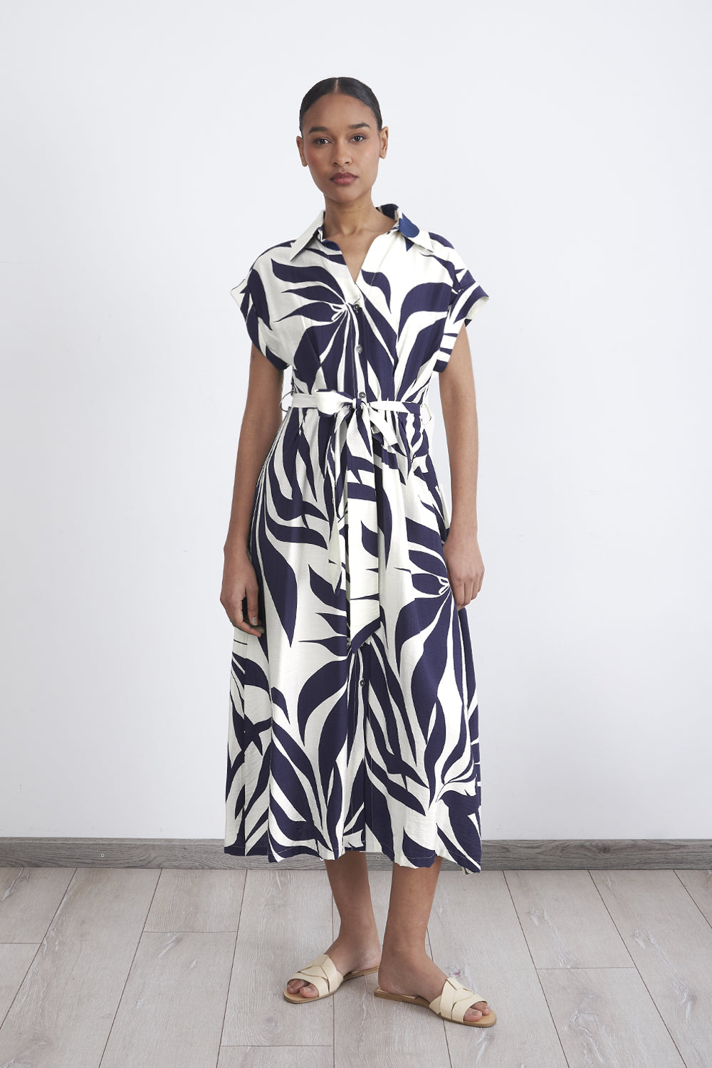 Vestido Cuello Camisero Cinturón Azul Marino