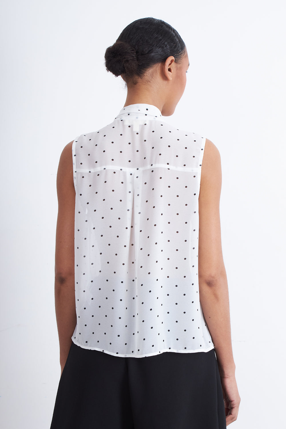 Blusa Puntos Corbatín Blanco