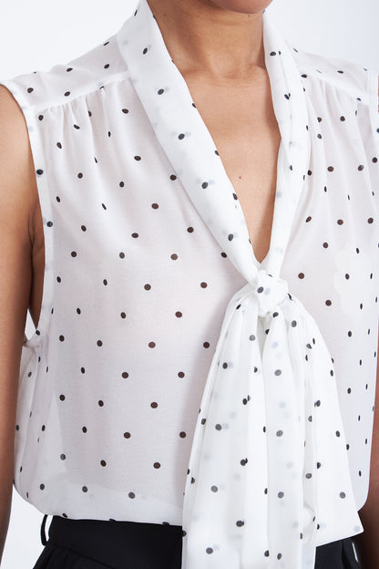 Blusa Puntos Corbatín Blanco