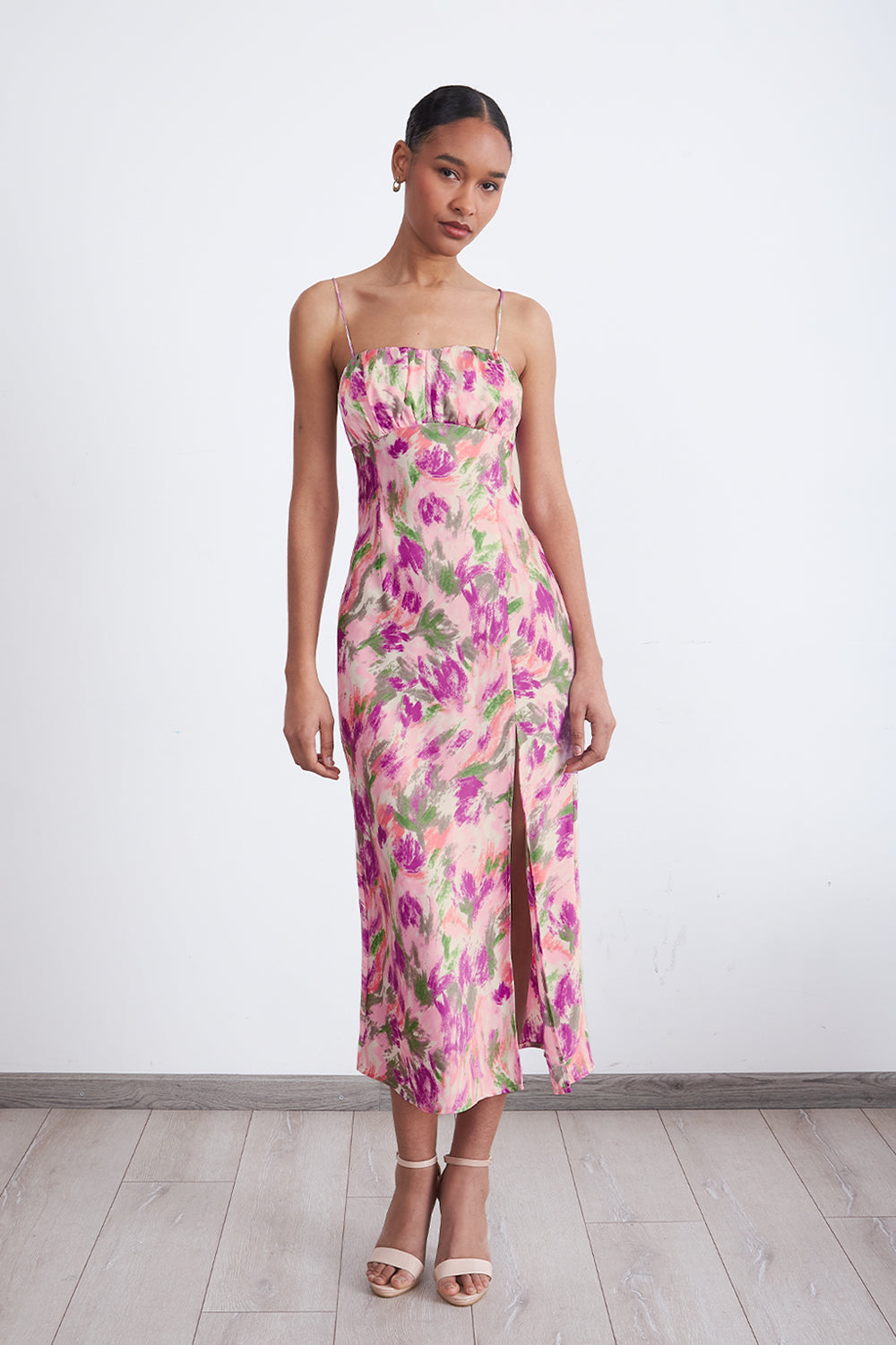Vestido Satinado Escote Fruncido Rosado
