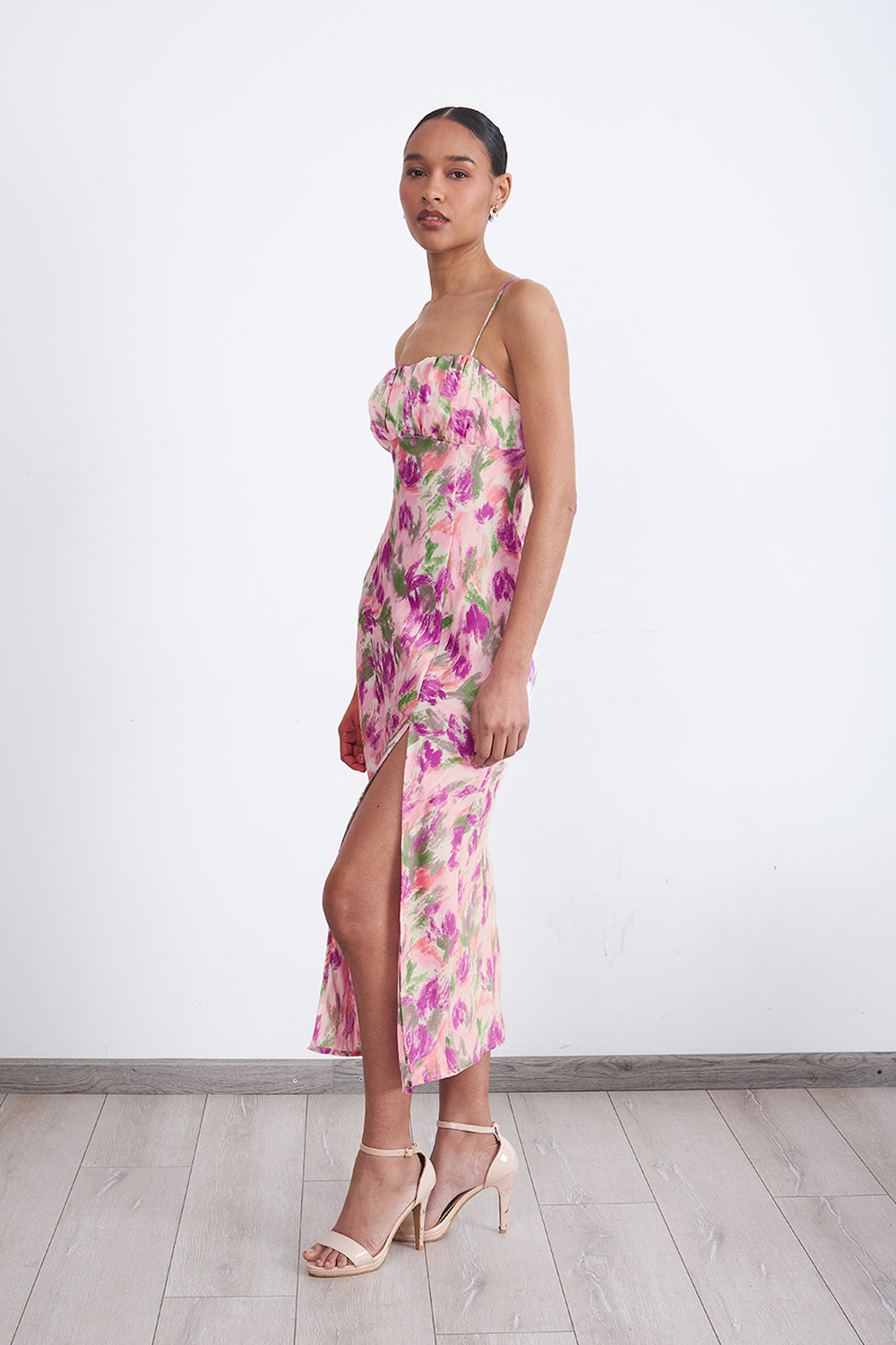 Vestido Satinado Escote Fruncido Rosado