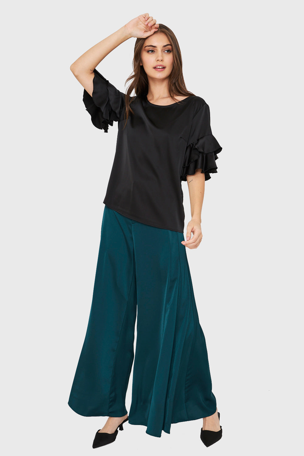 Blusa Tipo Satín Vuelos Negro