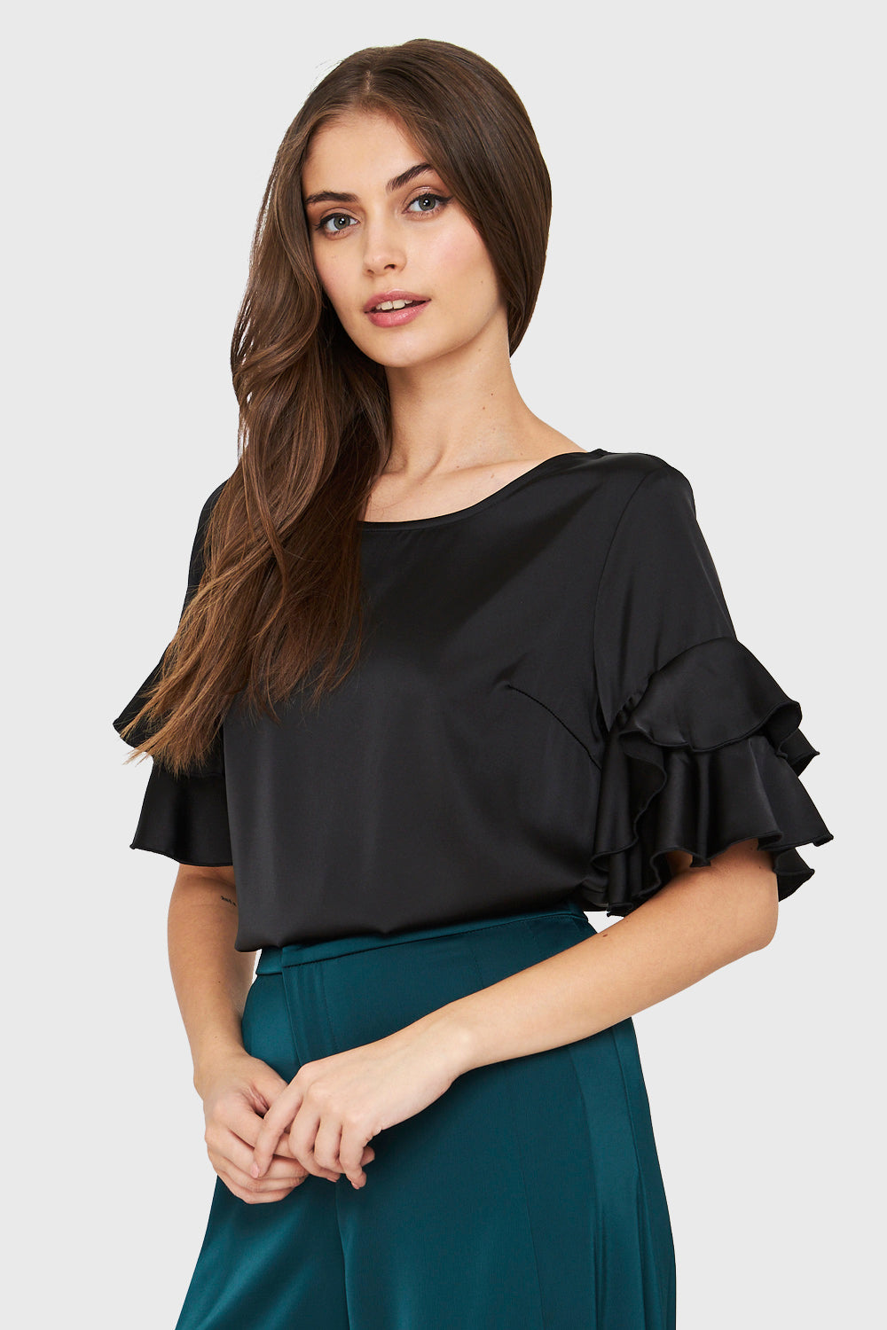 Blusa Tipo Satín Vuelos Negro