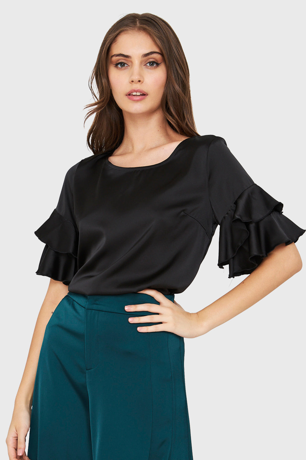 Blusa Tipo Satín Vuelos Negro