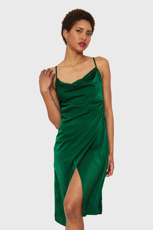 Vestido Tipo Satín Detalles Drapeados Verde