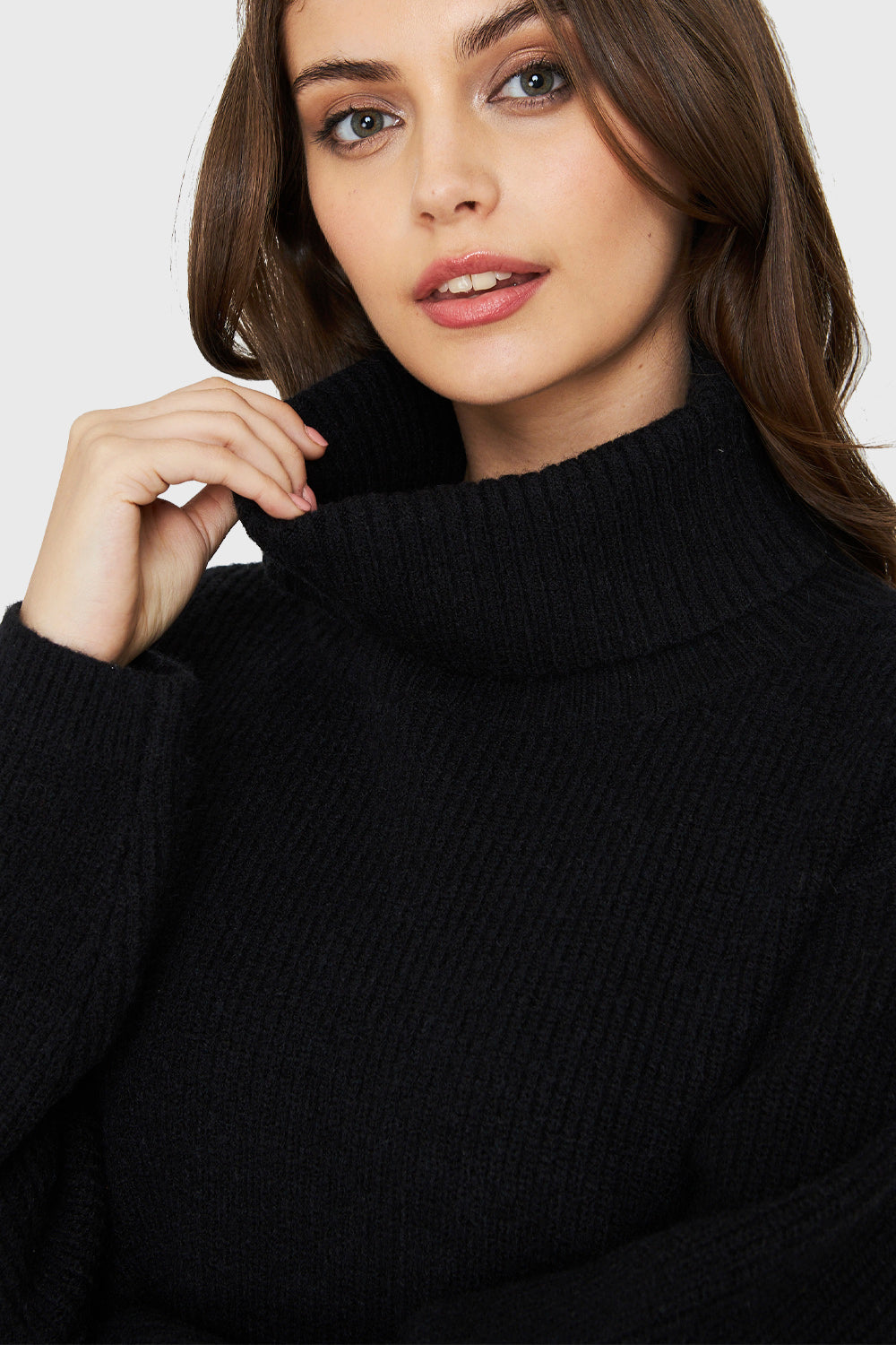 Sweater Cuello Alto Básico Negro