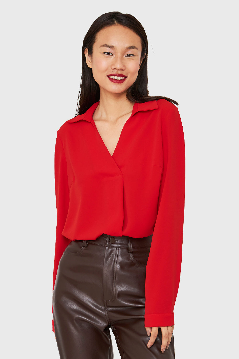 Blusa Cuello Camisero Escote V Rojo