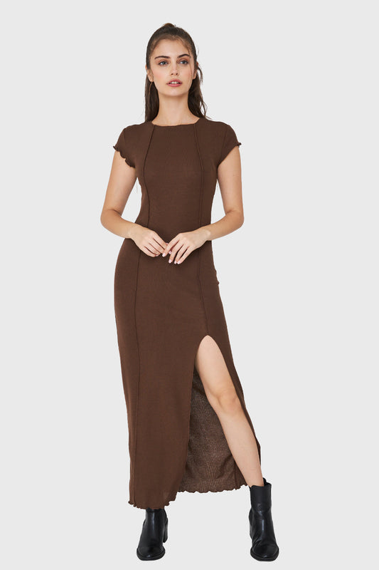 Maxi Vestido Tajo y Costuras Café