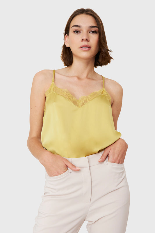 Top Tipo Satín Escote Encaje Amarillo